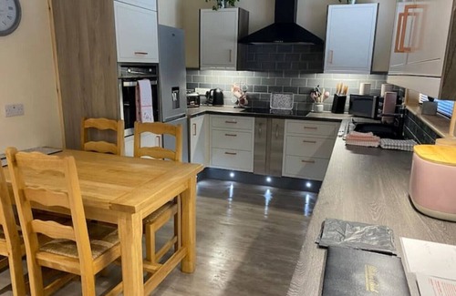 Dumfries Cabin | Relax at Woodview Lodge with Private Hot Tub & Breakfast