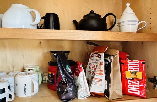 Driggs House | Inviting Woodworkers Cottage Retreat with Kitchen Access