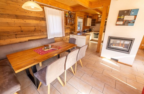 Sankt Georgen am Kreischberg Ski Chalet | Relaxing Retreat at Woody 7 with Hot Tub & Sauna