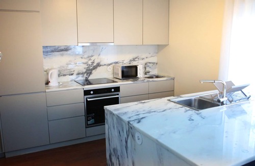 Esmoriz House | Relax at Woof & Sun: Pet-Friendly Oceanfront Retreat