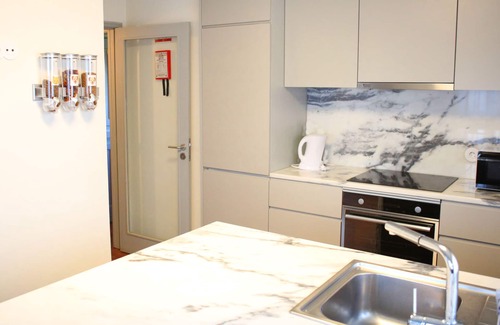 Esmoriz House | Relax at Woof & Sun: Pet-Friendly Oceanfront Retreat