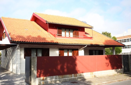 Esmoriz House | Relax at Woof & Sun: Pet-Friendly Oceanfront Retreat