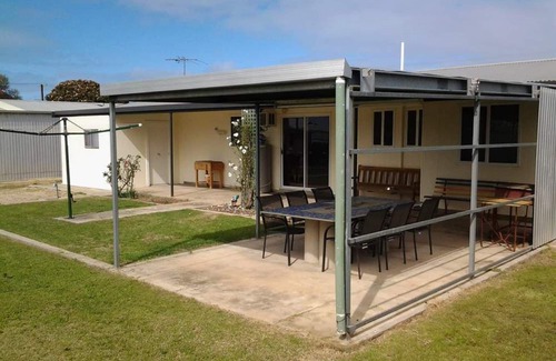 Dalrymple House | Cozy Wool Bay Retreat: Pet Friendly with Ocean Views!