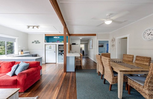 Wooli House | Wooli House: Cozy 4 BR Retreat, Perfect for Families & Pets
