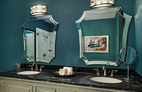 Aurora Hotel | Discover Woolley's Classic Suites Near Denver Airport