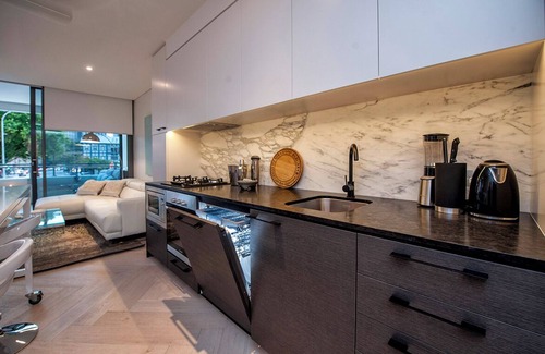 Woolloomooloo Apartment | Stylish Studio with Parking in Woolloomooloo - 8/10 Rating