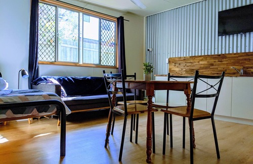 Scarness Cabin | Eco-Friendly Woolshed Lodge with Family Amenities Included