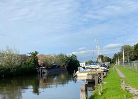 Sumar Boat Rental | Unique Houseboat Retreat in Sumar Near Leeuwarden