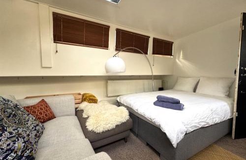 Jordaan House | Family-Friendly Stay at Josja - Ideal for Travelers