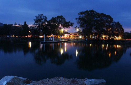North Haven Hotel | Relaxing Woongarra Motel with Ocean Views and Pool Access
