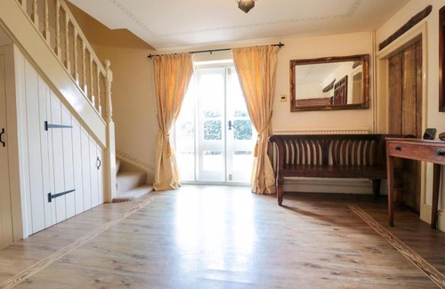 Coleford House | Discover Worcester Lodge: Pet-Friendly Retreat for Families