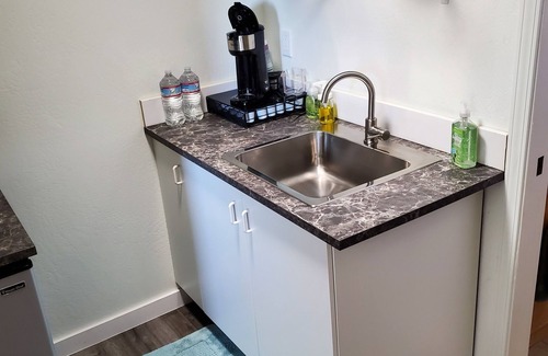 Clarkdale Apartment | Discover Work and Play Near Sedona with Spa & Breakfast