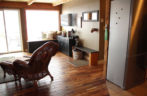 Heeney Cabin | Cozy Lake View Retreat with Fireplace and Incredible Views