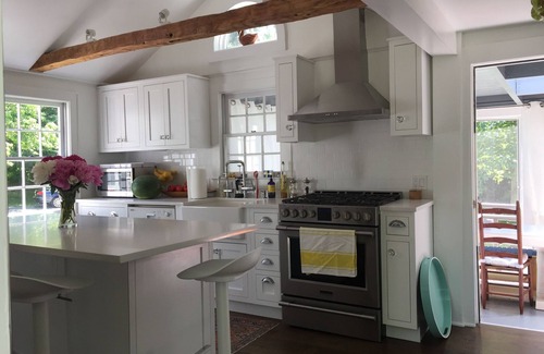 Shelter Island House | Unwind with Stellar Wifi & Pet-Friendly Oceanfront Escape