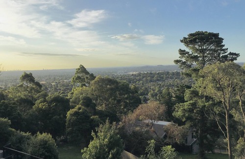 Boronia House | Ideal Two-Bedroom Apartment with Netflix and Pet-Friendly Amenities
