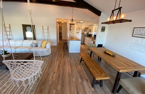 Glasser House | Experience Ocean Views While Working Remotely in Paradise
