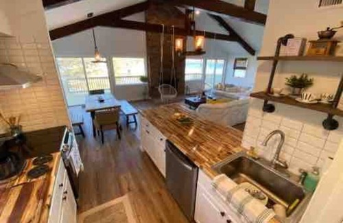 Glasser House | Experience Ocean Views While Working Remotely in Paradise
