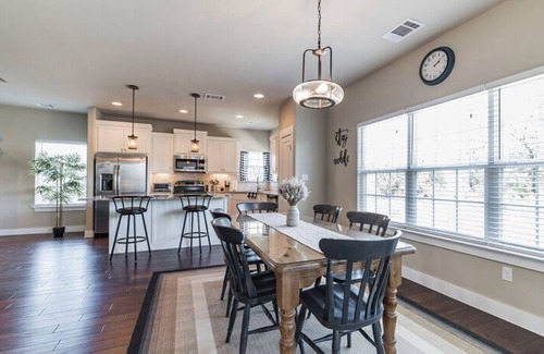 Hudson Bend Condo | Discover Work - Play Austin: Family-Friendly with Ocean View