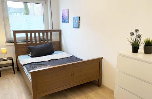 Kleve Apartment | Convenient Work & Stay Options in Kleve III Await You