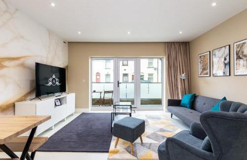 Gillingham Apartment | Contractor-Friendly Gillingham Apartments with Breakfast Included
