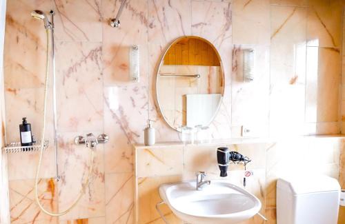 Sedrun Hotel | Inviting Hotel Postigliun Sedrun: Pet & Child Friendly Stay