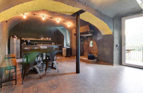 Carlazzo House | Inviting Workation Castle: Pet-Friendly & Family Welcoming