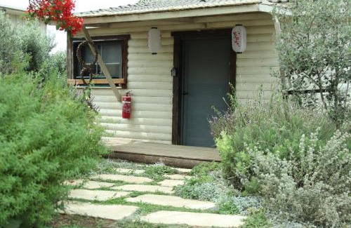 Ramat Tzvi House | Idyllic Workation Retreat in a Picturesque Village