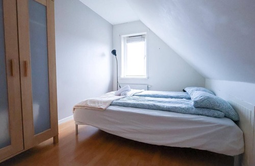 Orgryte-Harlanda Condo | Workers & Families Penthouse Near Svenska Mässan