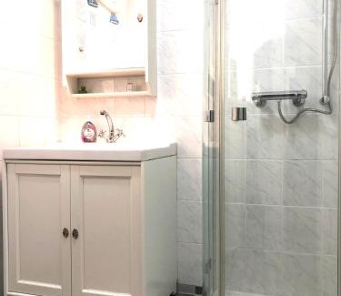 Gundersheim Apartment | Explore Wine Country at Gästehaus und Weingut Huppert