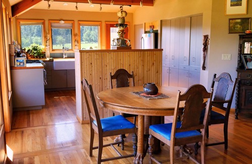 Butte Falls House | Rustic Working Cattle Ranch Near Crater Lake National Park