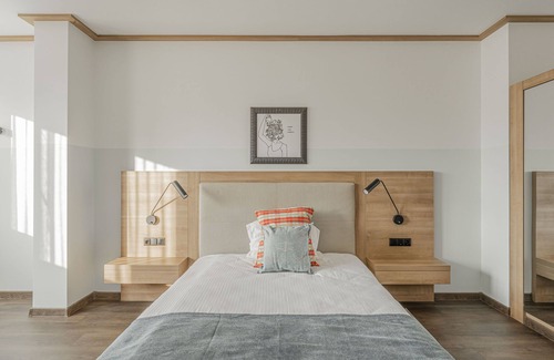 Studentski Grad Hotel | Discover WN LAB Hotel: 4-Star Eco-Friendly Getaway
