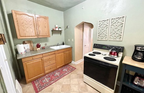 Minot Apartment | Cozy Retreat: Workstation, Smart TV & Free Wi-Fi Included