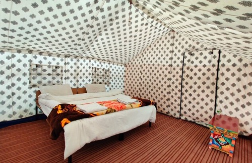 Spangmik Hotel | Cozy World Attic Camp: Family-Friendly with Breakfast Included