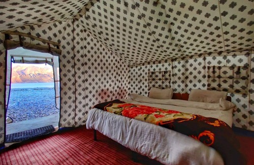 Spangmik Hotel | Cozy World Attic Camp: Family-Friendly with Breakfast Included