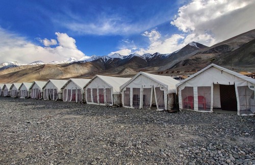 Spangmik Hotel | Cozy World Attic Camp: Family-Friendly with Breakfast Included