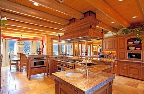 June Lake Cabin | Experience the Jewel of Sierra Nevada: Rated 10/10 for Comfort
