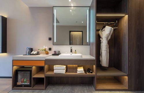 Lixia District Hotel | World Hotel Jinan CBD MixC Branch