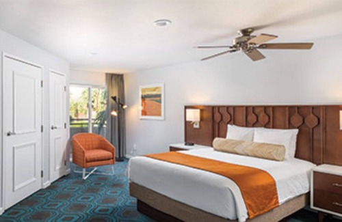 Uptown Design District Resort | Cozy Retreat at WorldMark Palm Springs with Breakfast Included