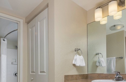 Downtown Reno Apartment | Inviting Worldmark Reno One Bedroom Suite with Pool Access