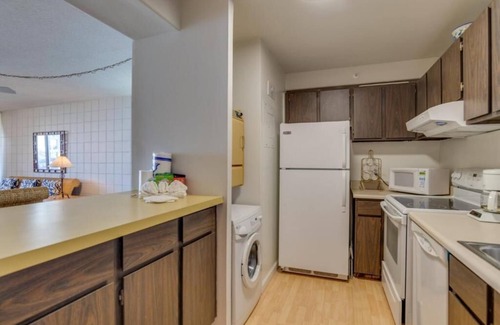 Kahana Resort | Relax at Worldmark Valley Isle - Beach Condo Retreat