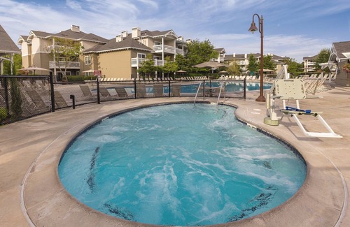 Windsor Condo | Worldmark Windsor: Relaxing Wine Country Retreat with Pool