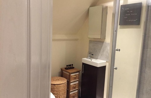Findon Hotel | Family-Friendly Retreat at Worthing Rest with Great Reviews