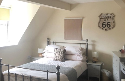 Findon Hotel | Cozy Worthing Rest: Family-Friendly with Delicious Breakfast