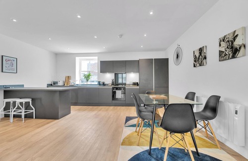 Worthing Apartment | Discover Worthing Waves: Family-Friendly Getaway Awaits