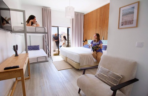 Costa de Caparica Hotel | Discover WOT Costa da Caparica: Family-Friendly Haven
