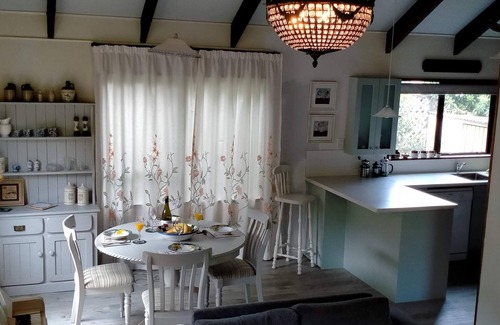 Akaroa House | Pet Friendly Oceanfront Retreat with High Guest Rating