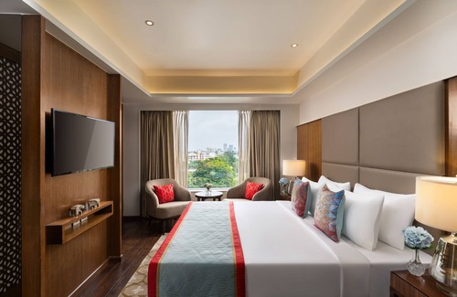 Indore Hotel | Discover Wow Crest, Indore – 5-Star Elegance Awaits