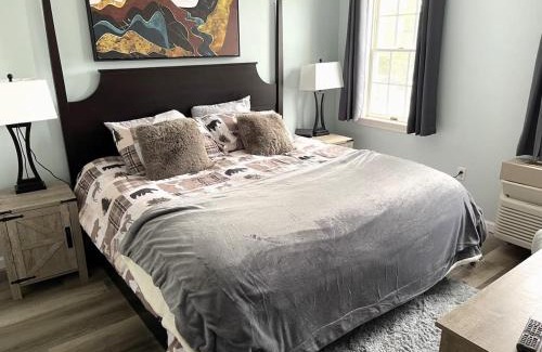 Hancock Apartment | Cozy Ski-In/Ski-Out Suite with Pool Access at Jiminy Peak