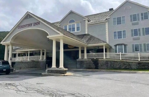 Hancock Apartment | Unforgettable Ski On/Off Suite with Pool Access at Jiminy Peak