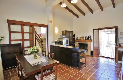 Manacor Cottage | Experience Breathtaking Views with Private Pool Access